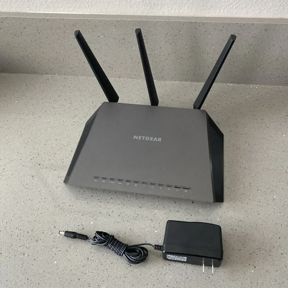 NETGEAR Nighthawk AC2300 R7000P Smart WiFi Router Tested - Picture 1 of 10